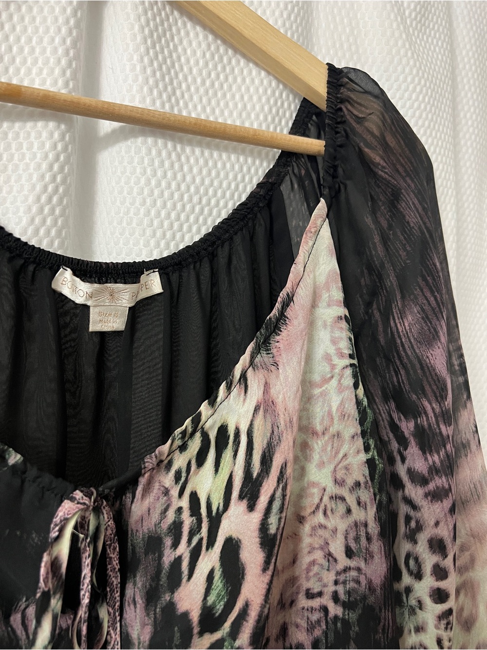 Boston Proper Sheer Cheetah 🐆 Animal-Print Peasant Blouse - Small - Picture 5 of 7